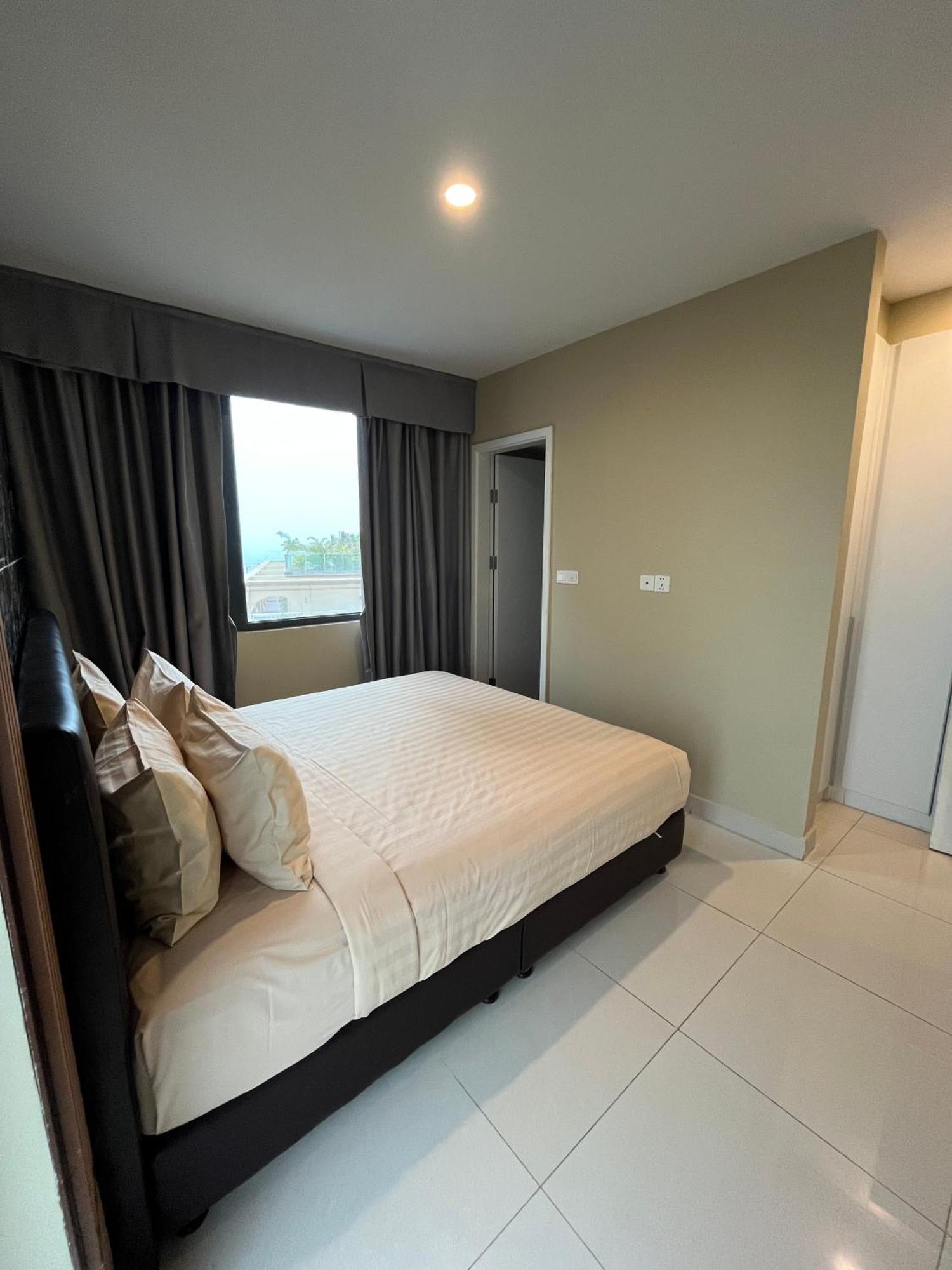 The Bridge Club Hotel Phnom Pen Exterior foto